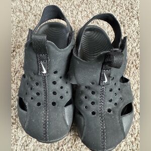 BOYS' NIKE TODDLER SUNRAY PROTECT 2 WATER SANDALS- Size 8